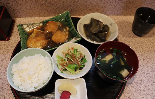 image:Ajiwai-dokoro Akagi / Seafood / Set meal / Izakaya